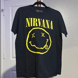 Unisex Nirvana Black Graphic Band T-Shirt Size Medium |A182